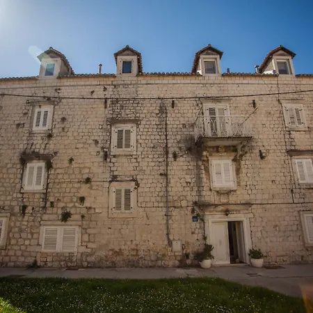 Top-floor In Center 아파트