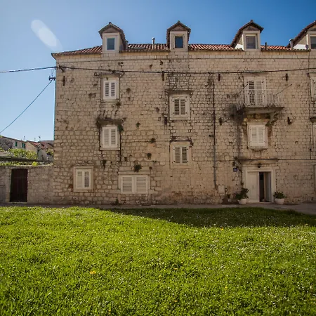 Top-floor In Center 트로기르