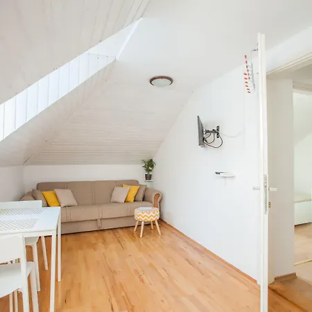 Top-floor In Center Διαμέρισμα