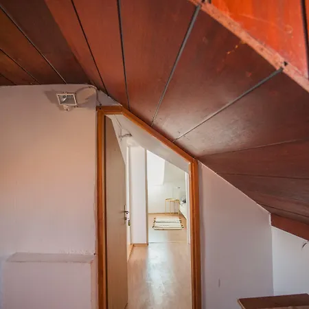 Top-floor In Center * Τρογκίρ