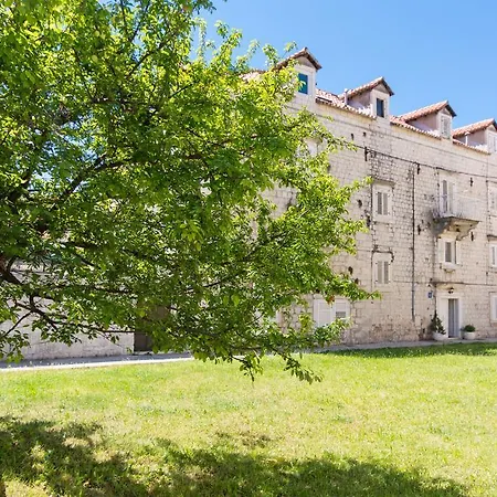 Top-floor In Center 트로기르