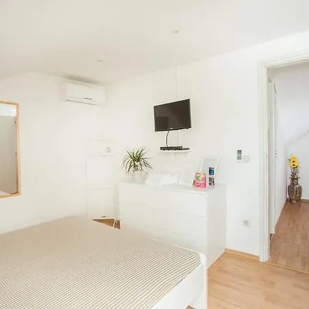 Apartament Top-floor In Center Trogir