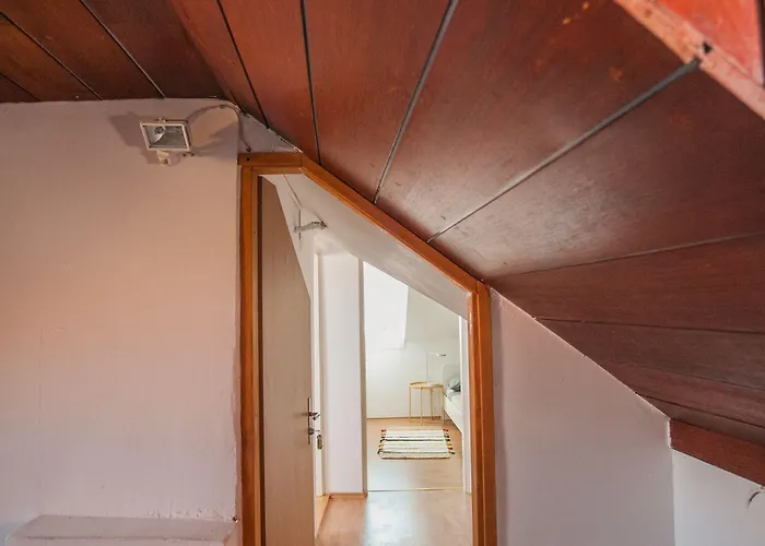 Top-floor In Center * 特罗吉尔