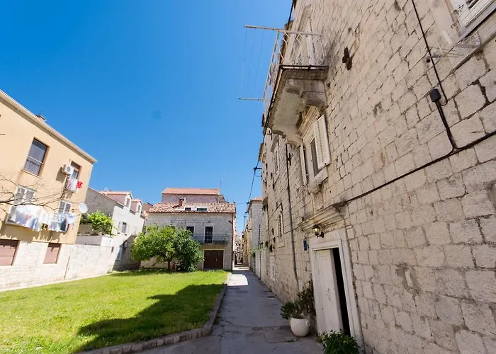 公寓 Top-floor In Center